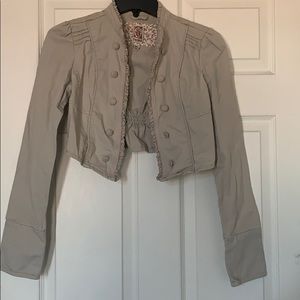 Cropped Top/jacket